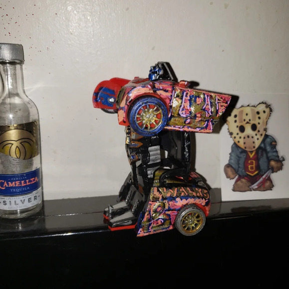 Transformer Bugatti collectible - Picture 7 of 9